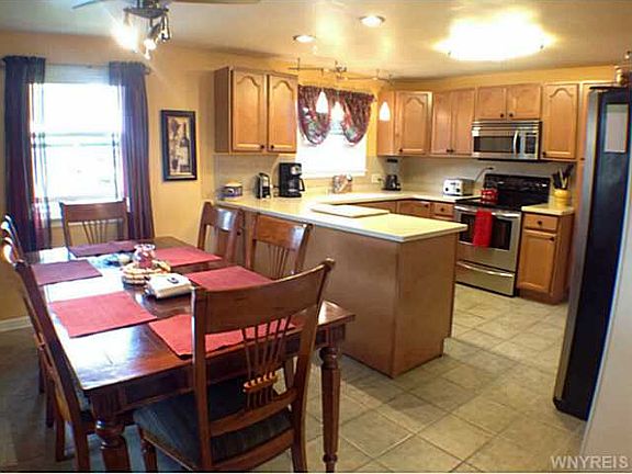 3rd image of 1181 Cleveland Dr