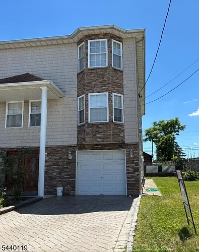 38 Henry St #A Photo 1 38 Henry St #A Photo 1