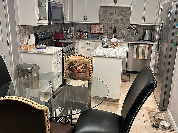 New kitchen/new appliances 