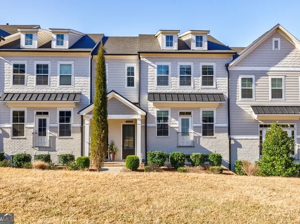 10035 River Rock Dr, Roswell, GA 30076