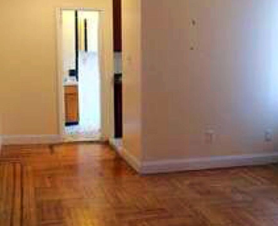 2nd image of 2100 Westbury Ct APT 4B
