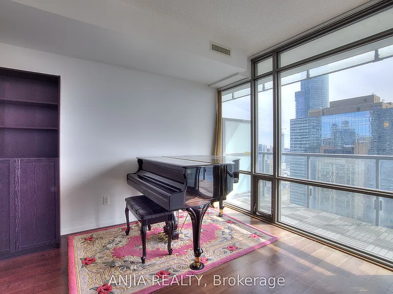 38 Grenville St #3104 — Photo 6