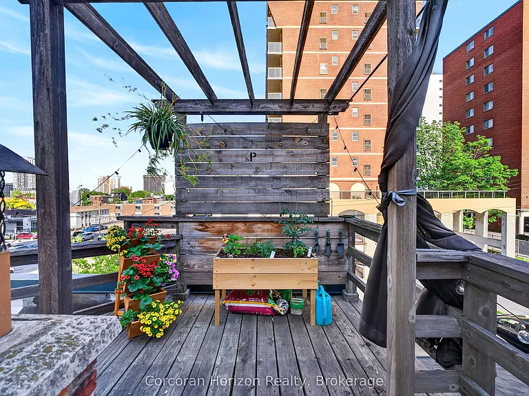 183 James St S #2 — Photo 25