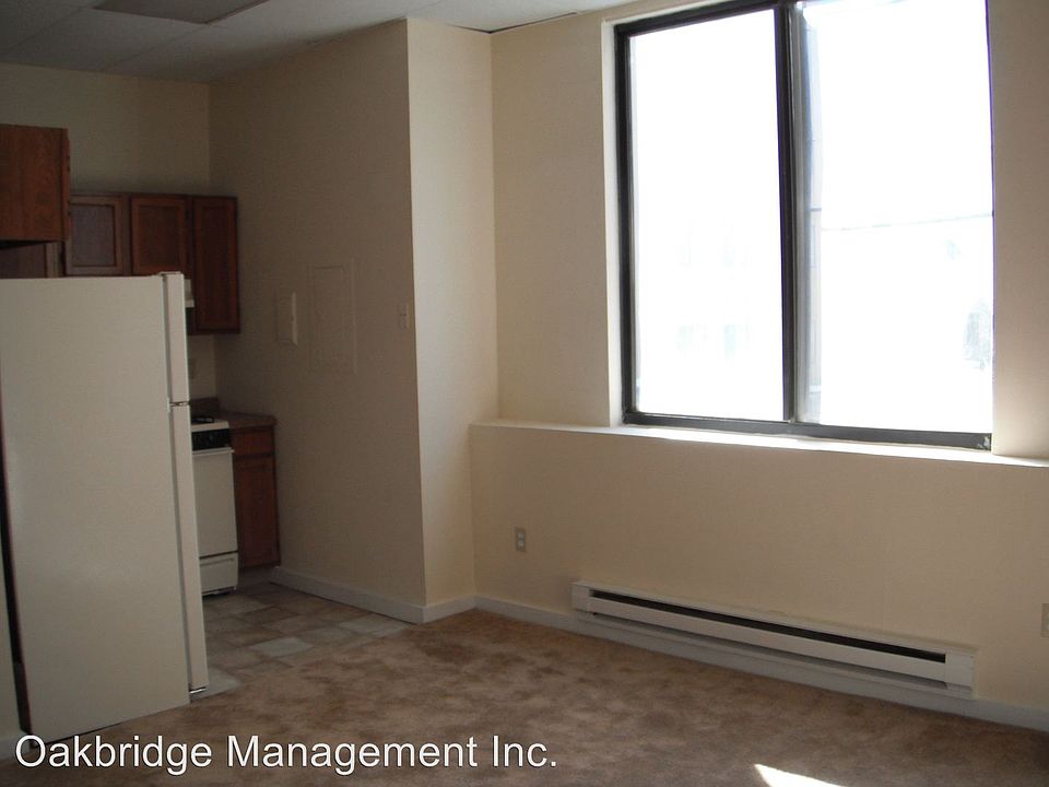 2nd image of 25 Deforest St APT C24