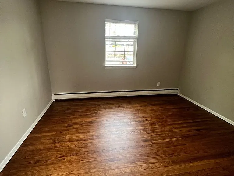 303 Plainfield Ave — Photo 8