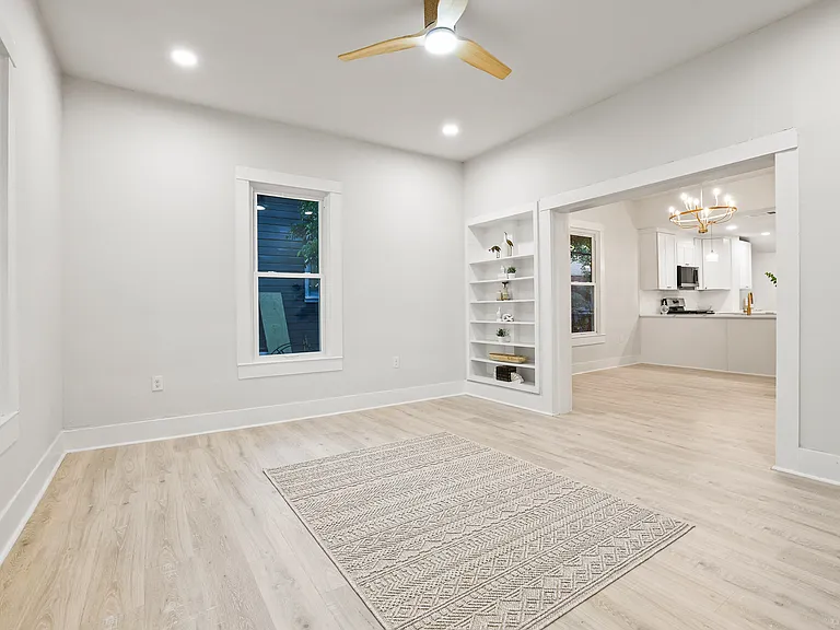 431 E Hull St — Photo 34