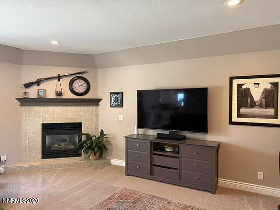 5th image of 2911 La Cresta Cir