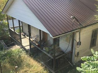 405 Colorado St, Mount Hope, WV 25880