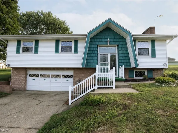 108 Dennis Ln, Follansbee, WV 26037