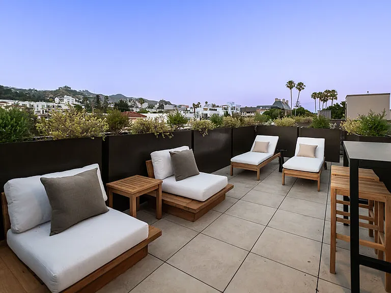 1264 N Harper Ave #Penthouse 1 — Photo 10