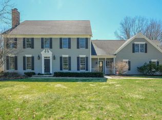 8620 Plover Dr, Kalamazoo, MI 49009