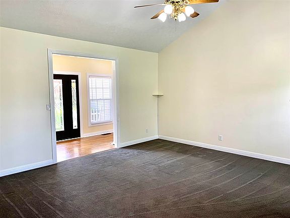 5th image of 166 Greyrock Dr