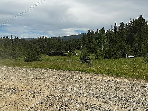 5th image of 1812 Old County Rd