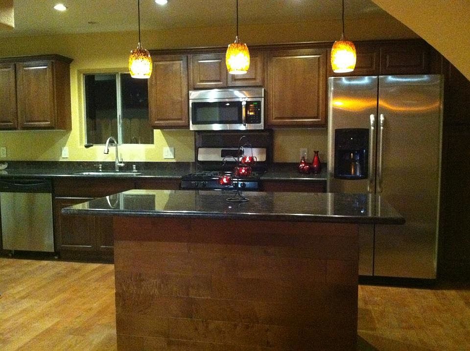 1st image of 670 Benson Way