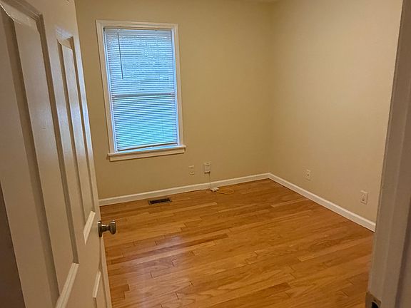 2nd image of 1105 W Miller St