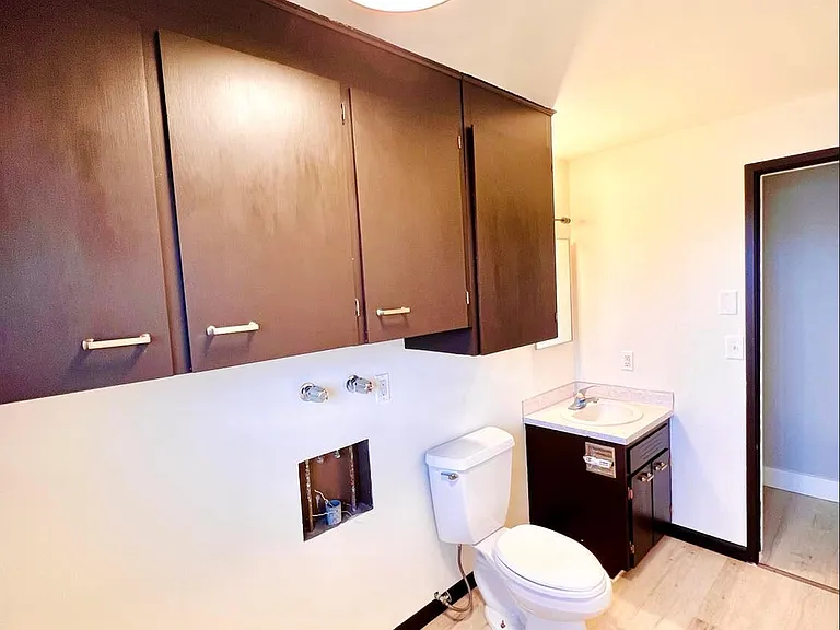 1113 Marshall St — Photo 23
