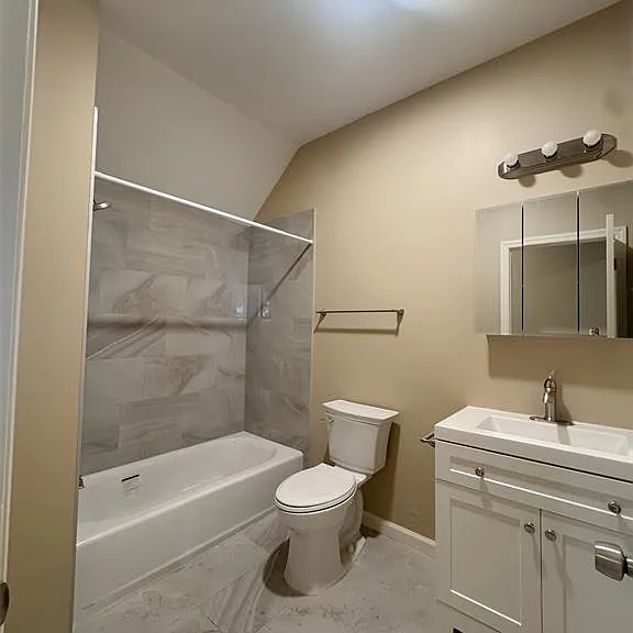 162 Van Buren St — Photo 5