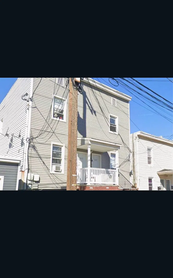 2 bed, $1,975 — Photo 1