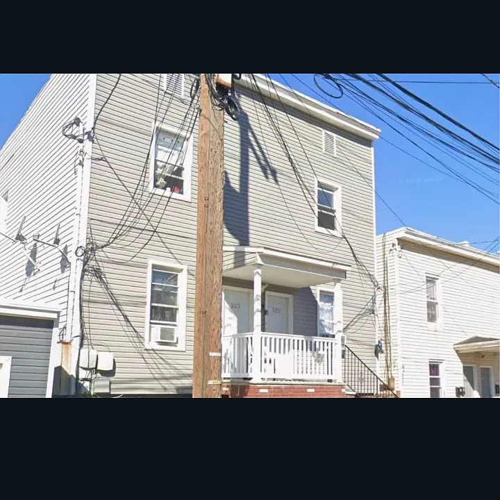527 Mechanic St #3L