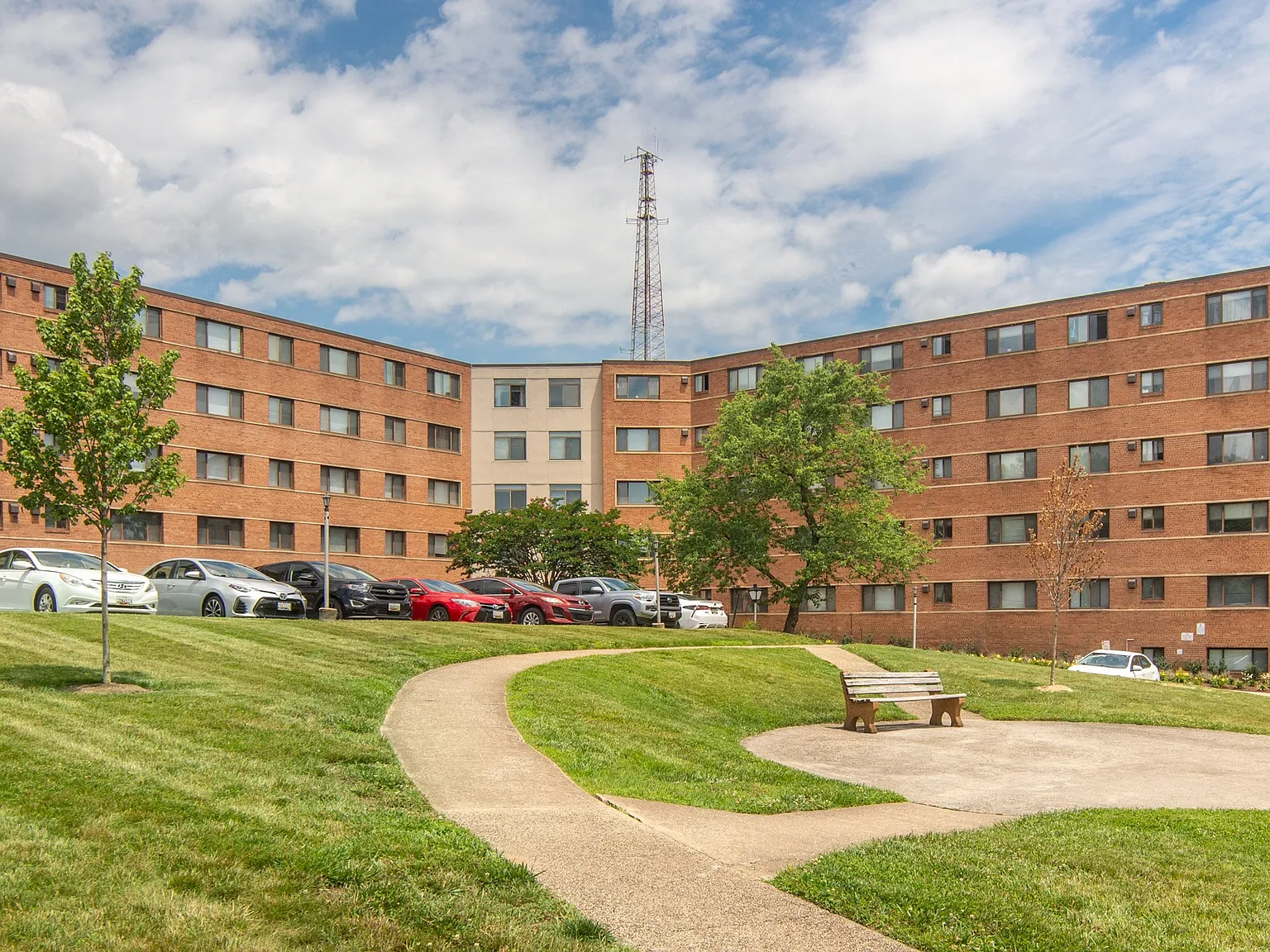 Sheridan Apartments — Photo 2