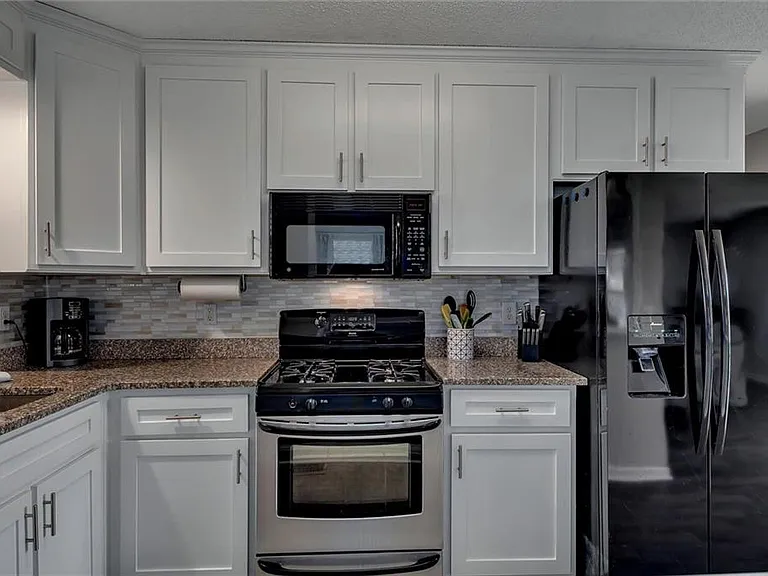 1817A Hardman Ln — Photo 11
