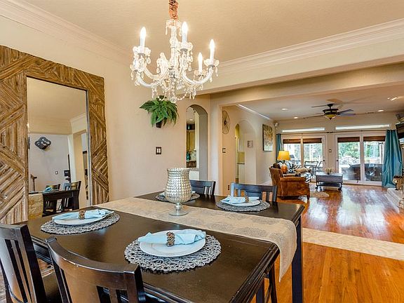 4th image of 2711 Lakeside Village Dr