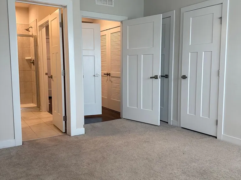 10010 Ruffian Way #R — Photo 9