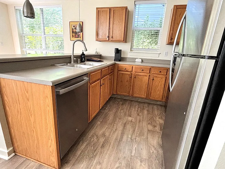 530 Founders Ave — Photo 2