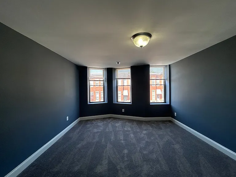 305 N Calhoun St — Photo 11