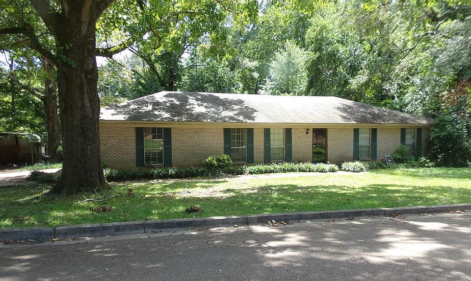 2nd image of 210 Redbud Dr
