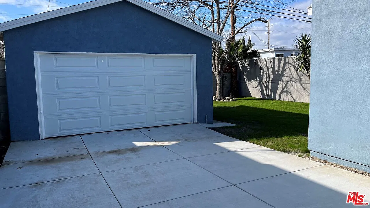 3 bed, 2.0 bath, 1388 sqft, $3,500 — Photo 4