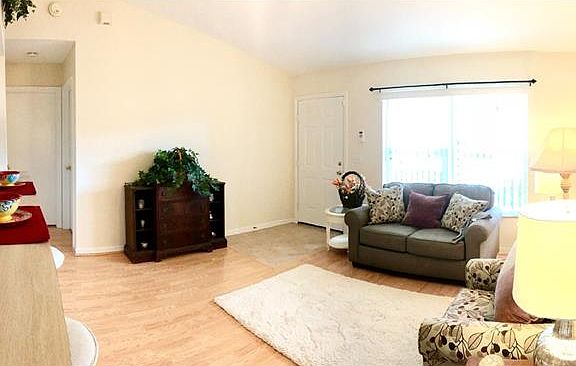 4th image of 29337 Zeller Ave