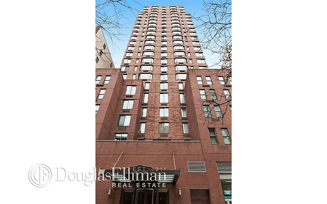 Rented by Douglas Elliman | media 16