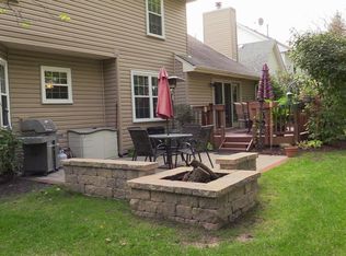 2336 Meadowview Ct, Aurora, IL 60502