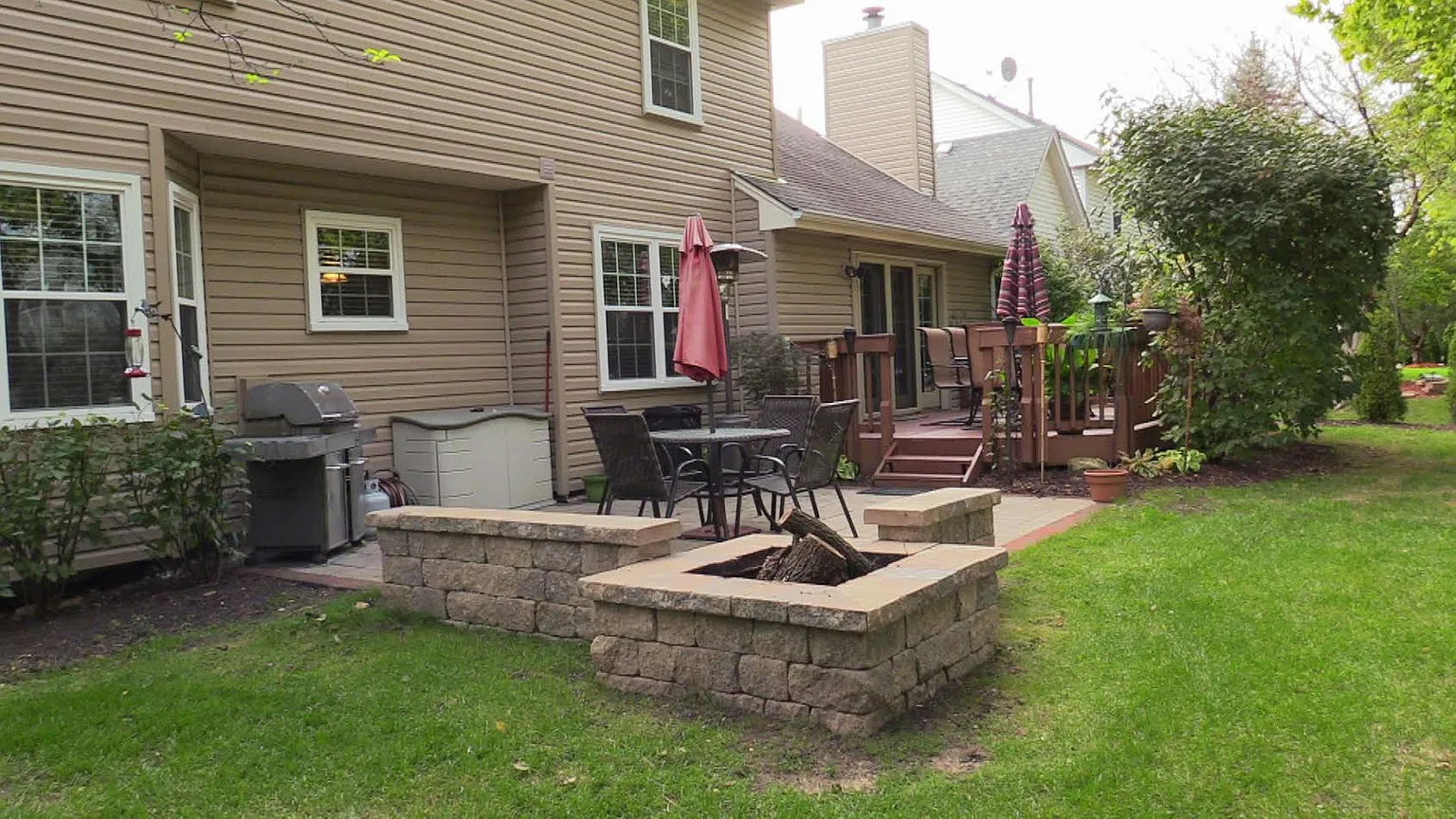2336 Meadowview Ct photo 1