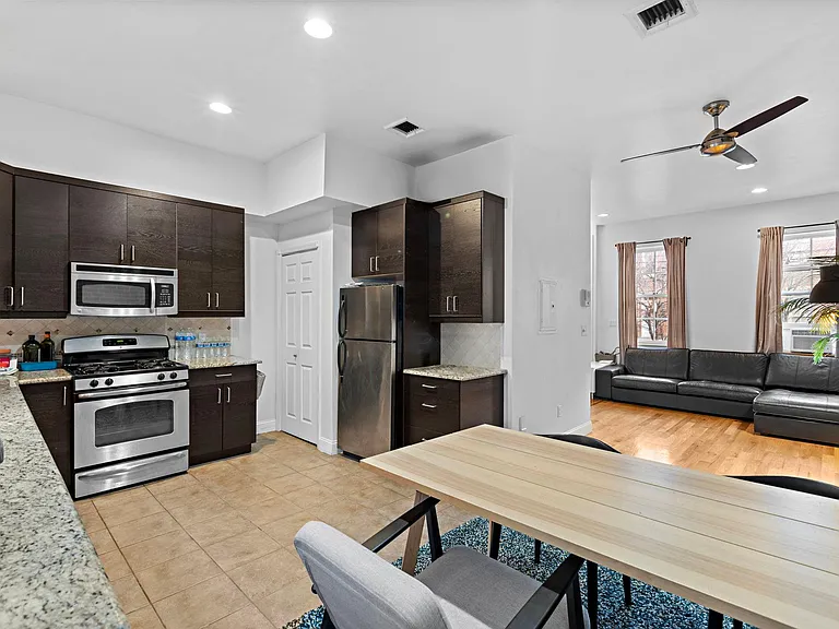 105 Erie St #1 — Photo 7