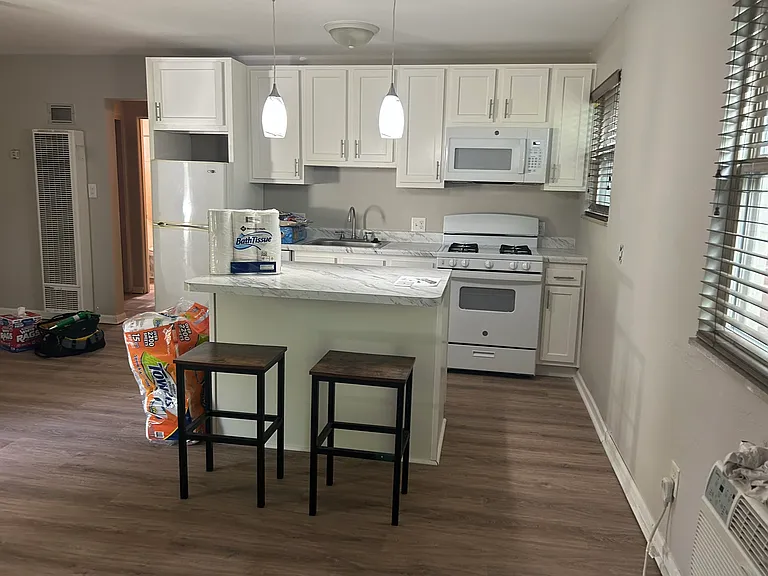3081 Indianola Ave — Photo 3