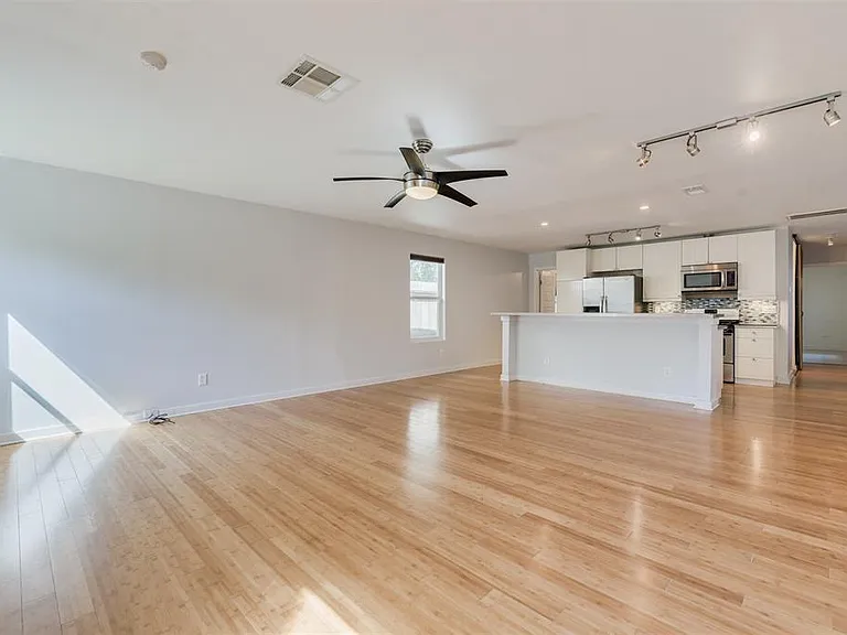 3519 Rogers St — Photo 5