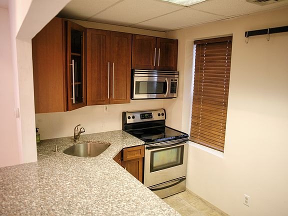 3rd image of 258 Barrow St #203