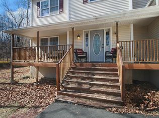 5617 Decker Rd, Bushkill, PA 18324