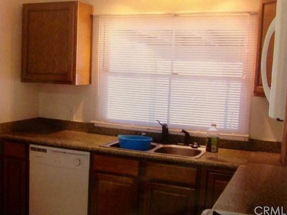 4th image of 3224 N Mountain View Ave