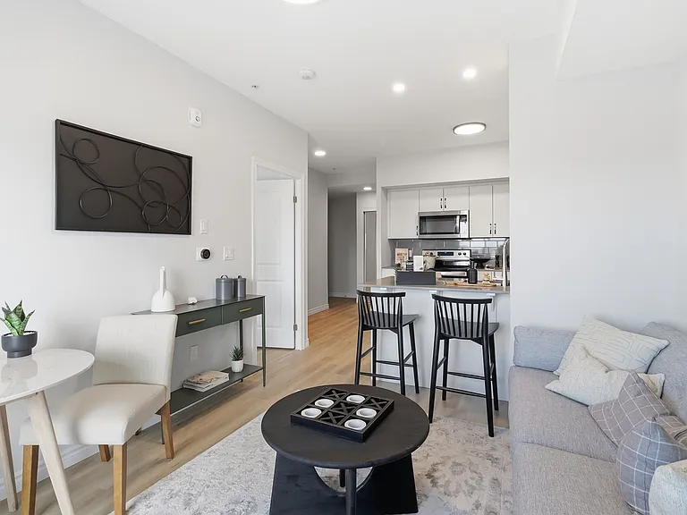 425 Watson Pkwy N — Photo 57