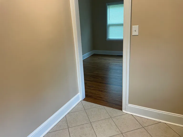 1613 Seigle Ave — Photo 4