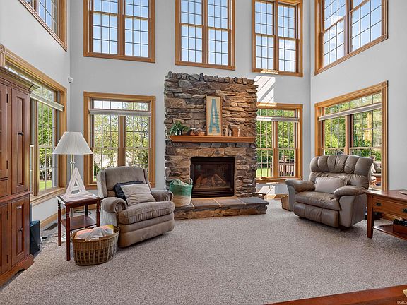 3rd image of 5143 N Sawgrass Ln