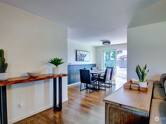 4th image of 1653 NE 4th Avenue
