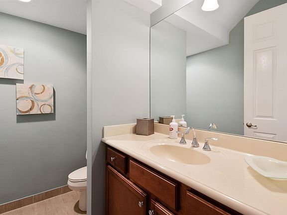 3rd image of 8055 Rainforest Jasper Ln