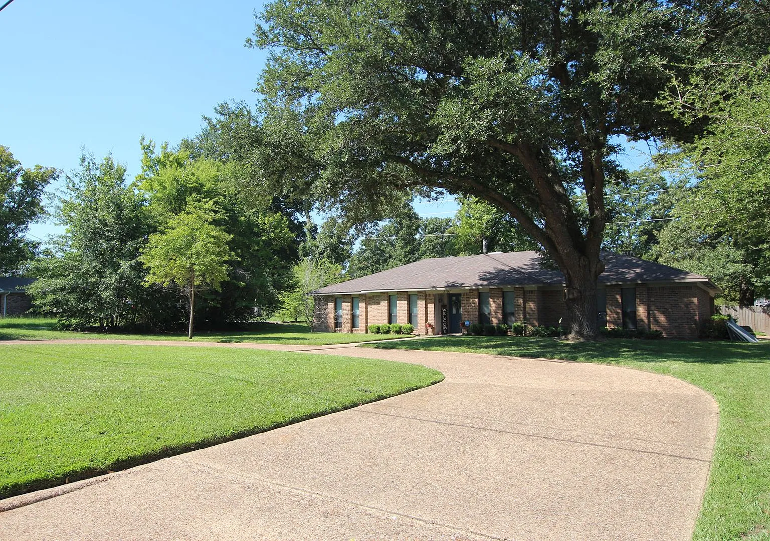 Stunning 4 bedroom 2 bath remodel near UT Tyler! Coming Soon! — Photo 2