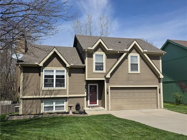 8604 NE 112th St, Kansas City, MO 64157