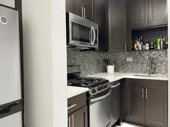 153 East 57th Street image 3 of 9