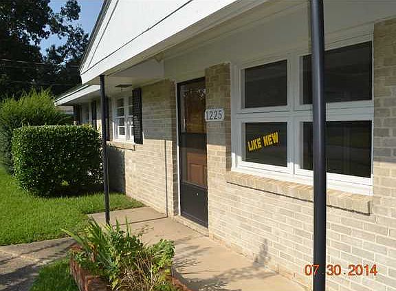 3rd image of 1225 Lakewood Dr